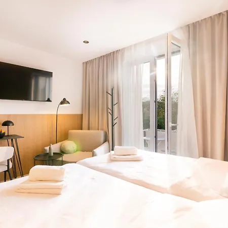 Apartament Uyo And *