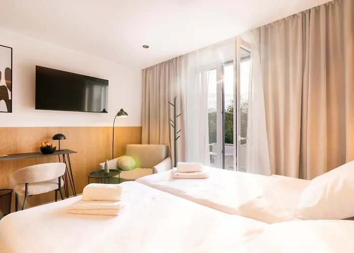 Апартаменты Uyo And *