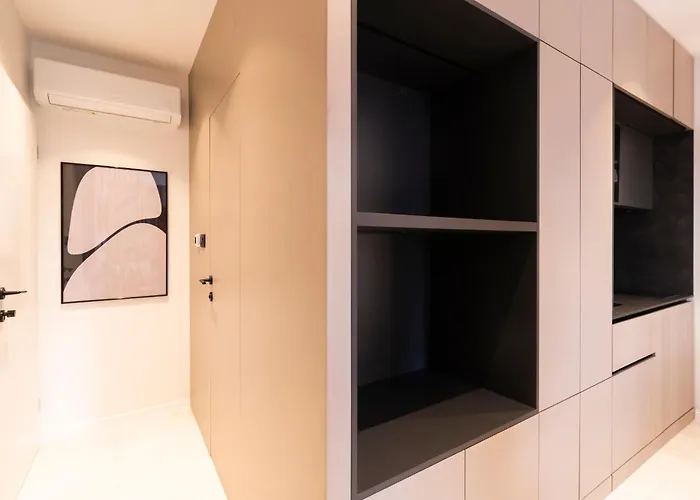 Uyo And * Сплит